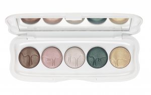 ess_little_x-mas_factory_eyeshadow_palette_opend